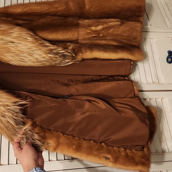 Fox and Mink Fur Coat - Picture 8 of 8